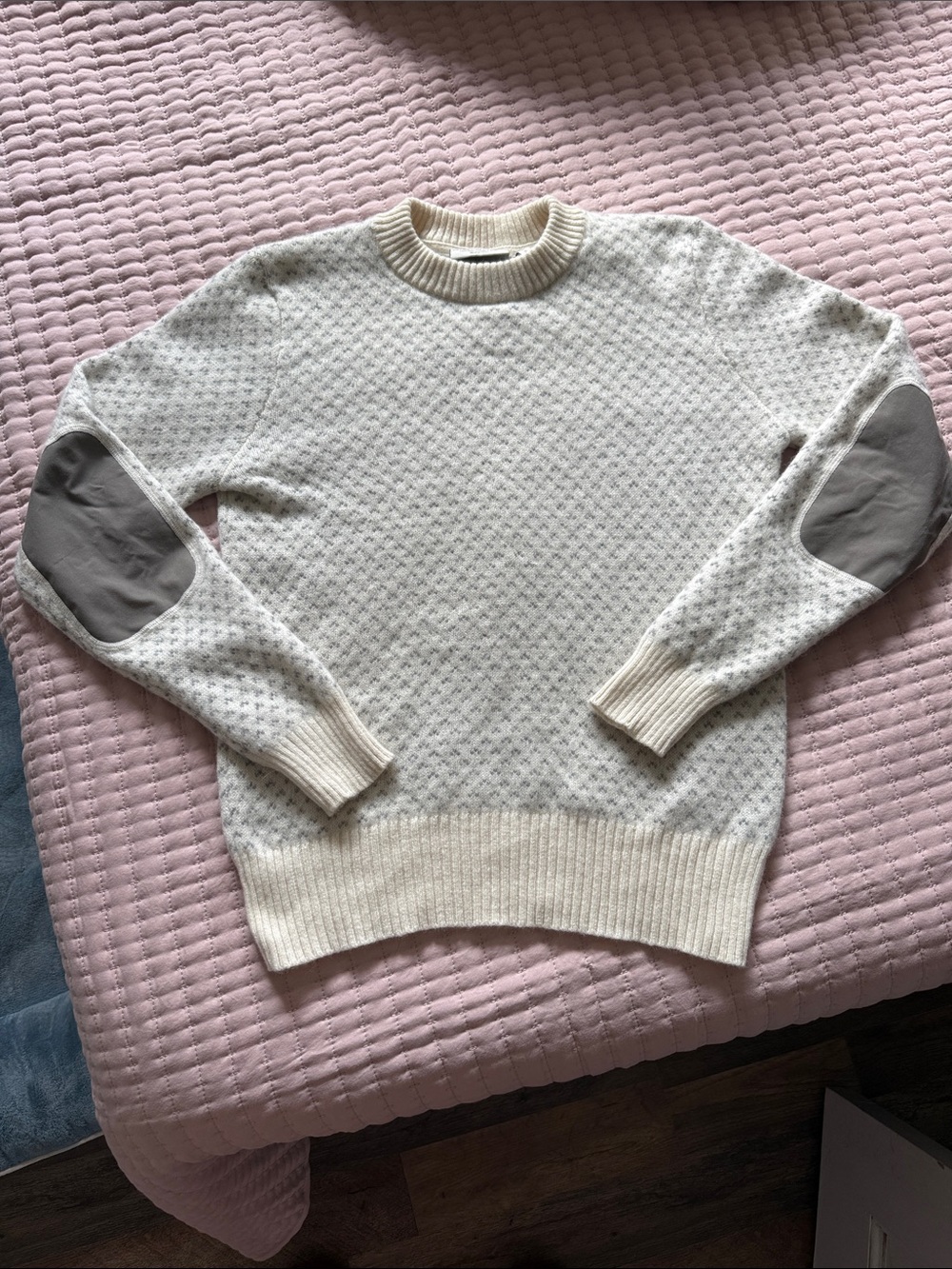 Women’s Fjallraven Cream Crewneck Sweater with Gray Elbow Patches. Size S